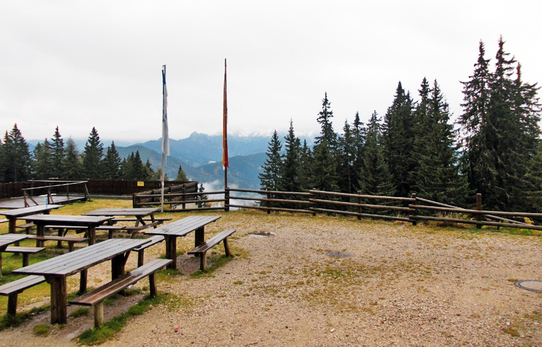Blick von der Eisenkappler Hütte – Etappe 6 Panoramaweg Südalpen