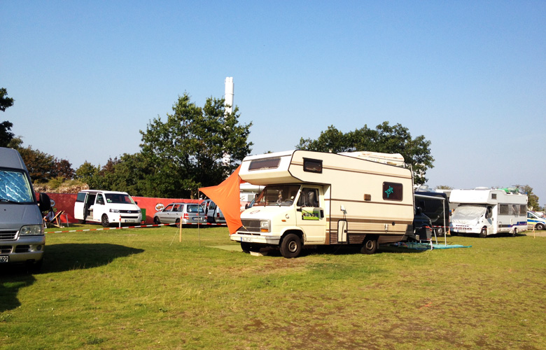Campingground beim Kitesurfworldcup, mit dem Surfmobil, auf Fehmarn 2016