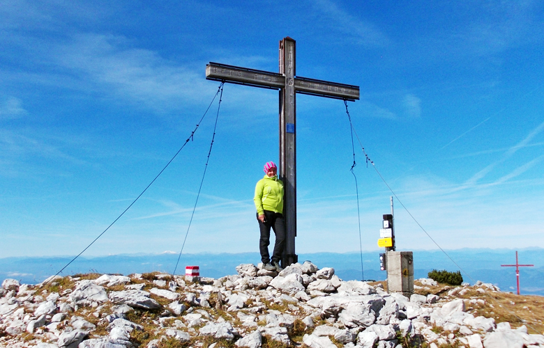 Das Gipfelkreuz auf der Feistritzer Spitze – Etappe 10 Panoramaweg Südalpen