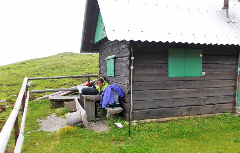 Pause bei einer süßen kleinen Hütte – 2. Etappe Panoramaweg Südalpen